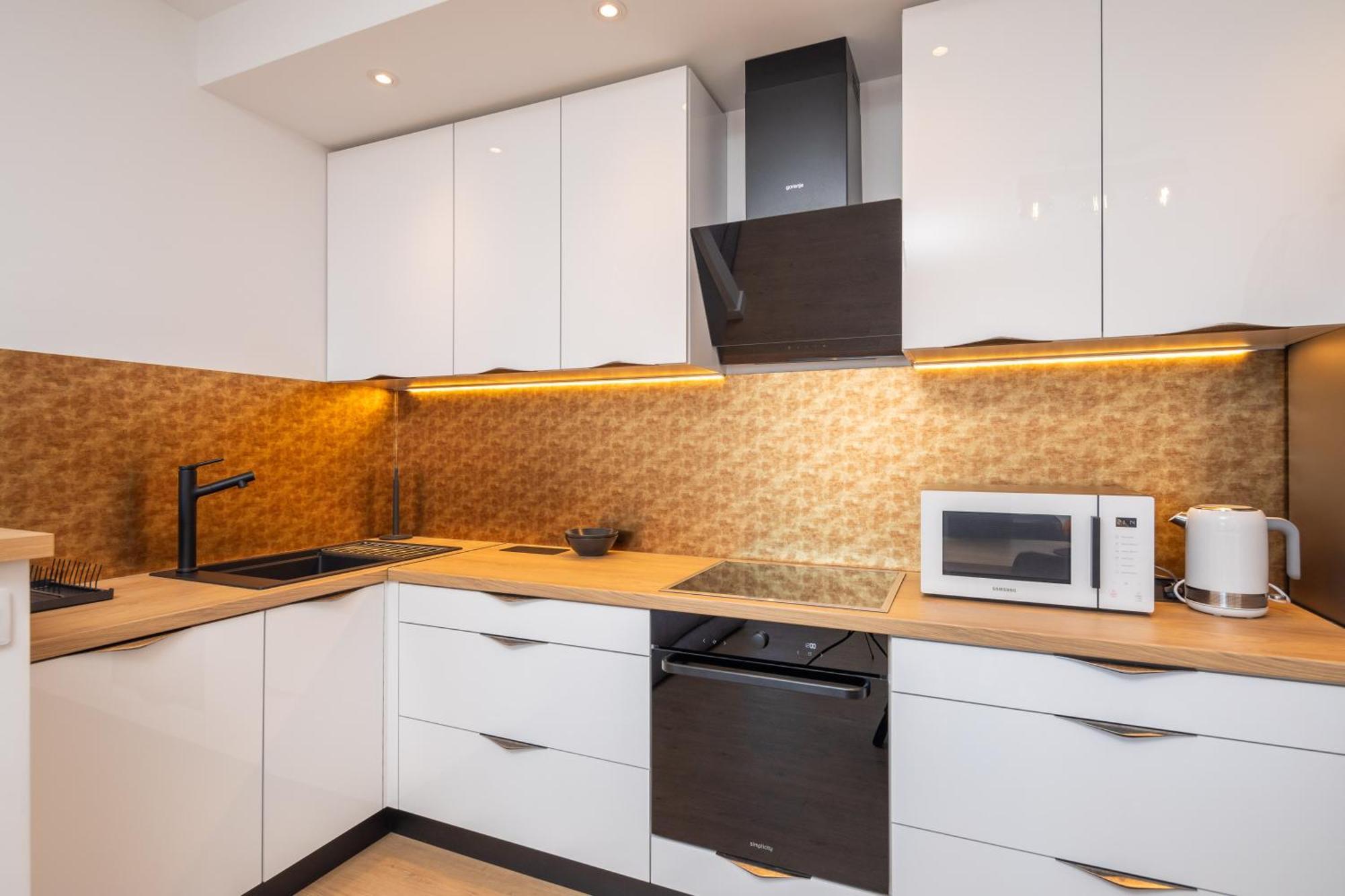 East Side Apartment Оміш Екстер'єр фото