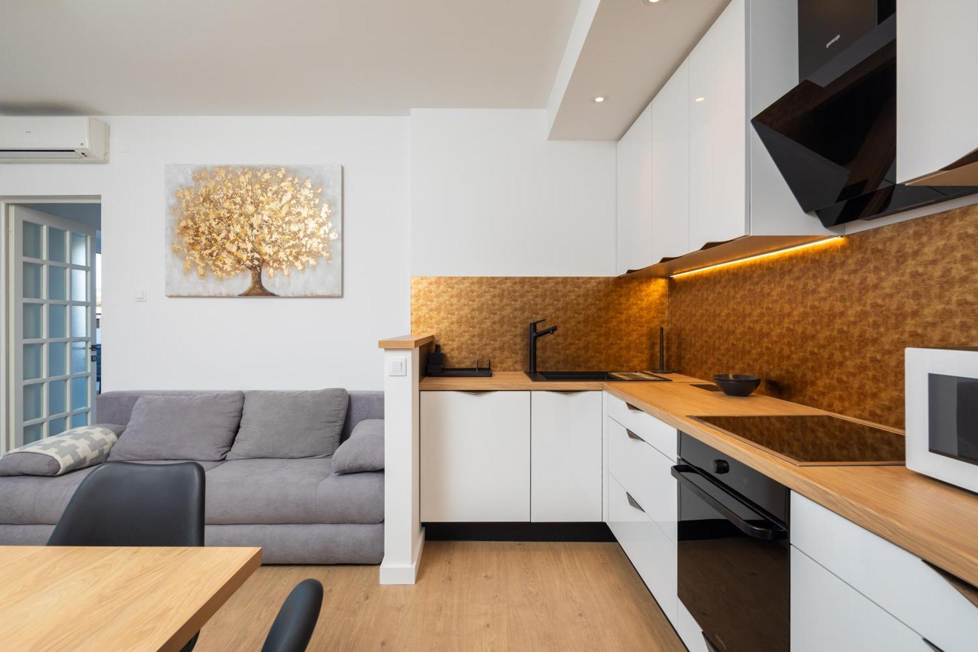 East Side Apartment Оміш Екстер'єр фото