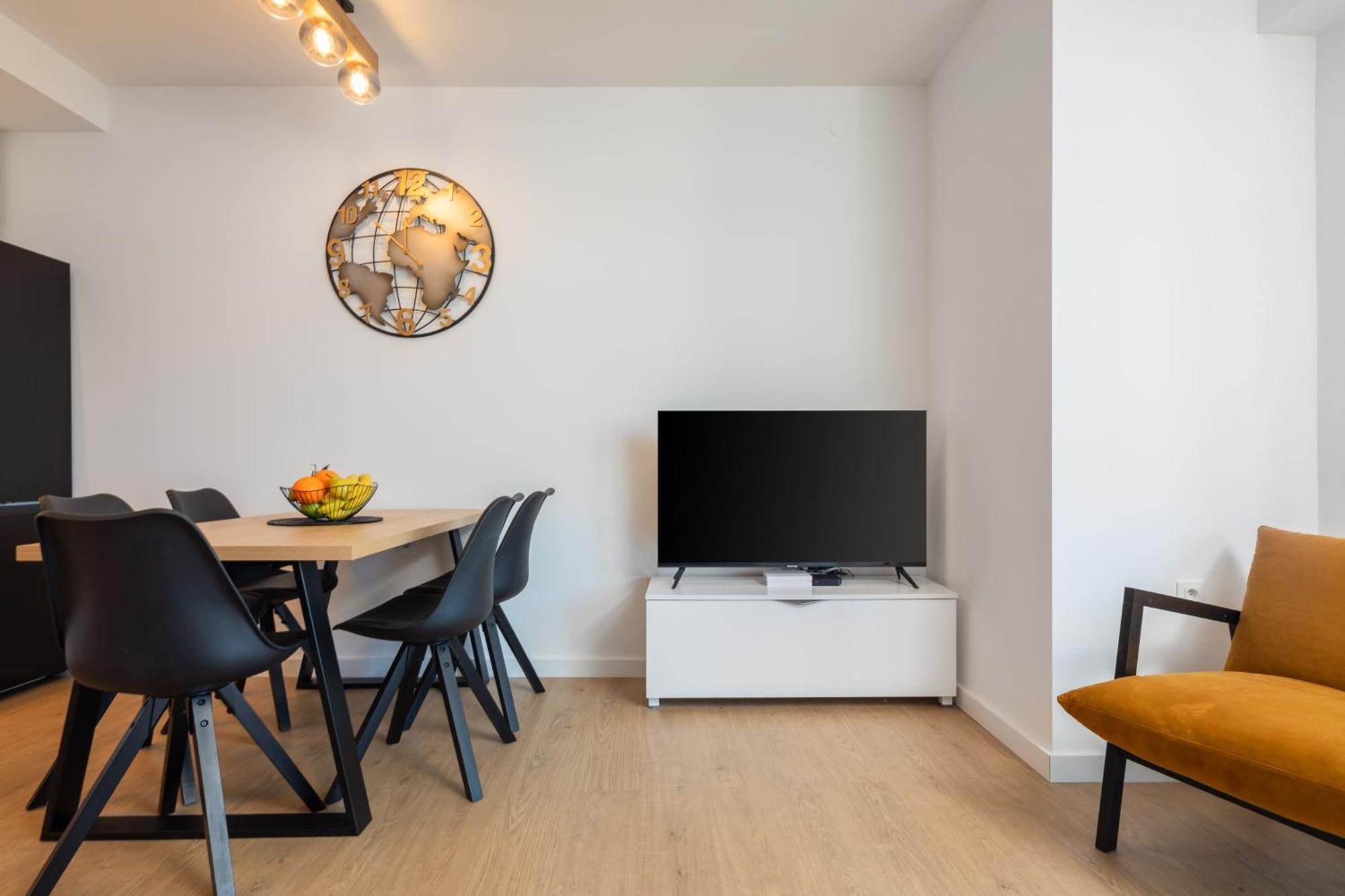 East Side Apartment Оміш Екстер'єр фото