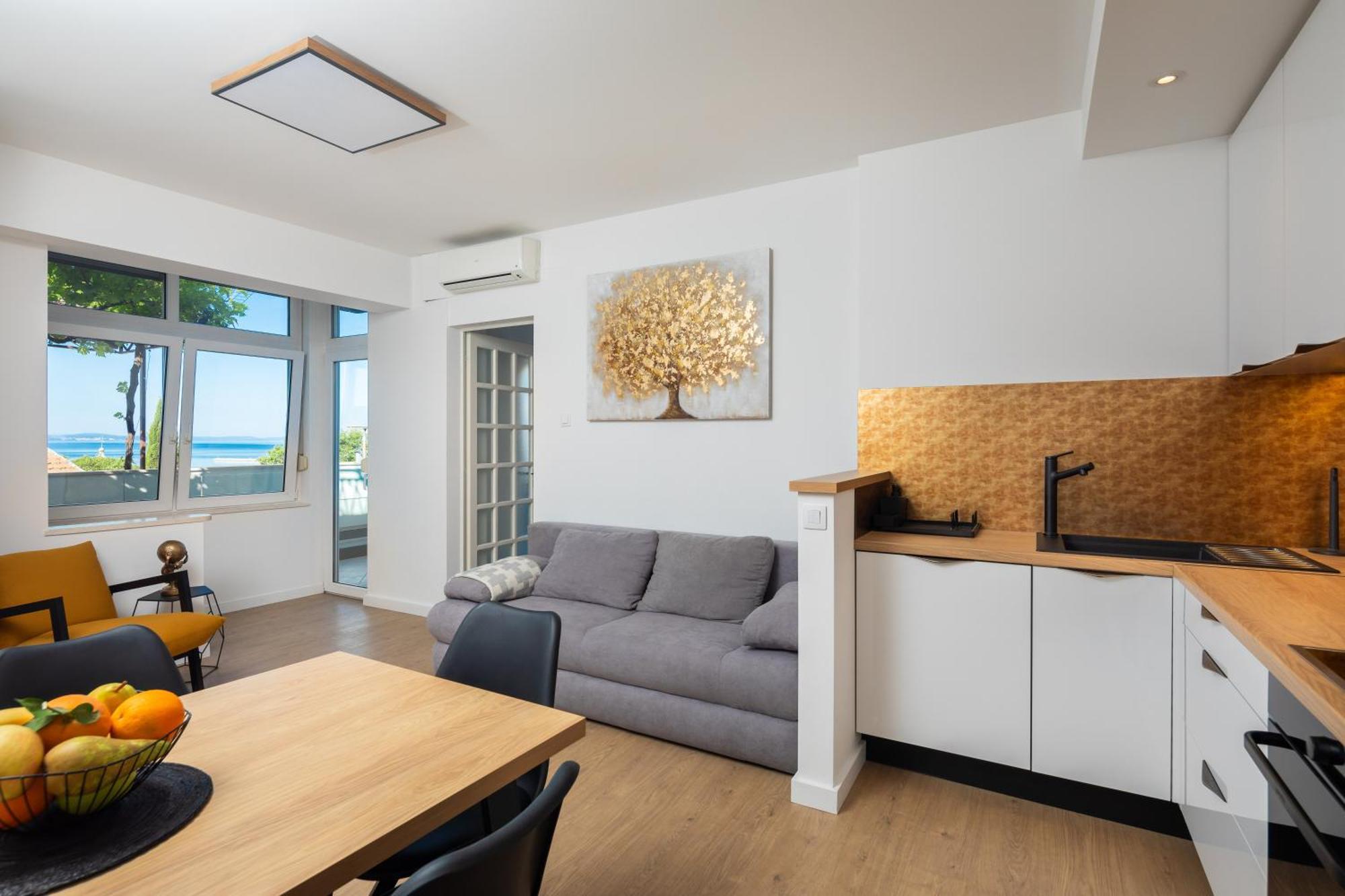 East Side Apartment Оміш Екстер'єр фото
